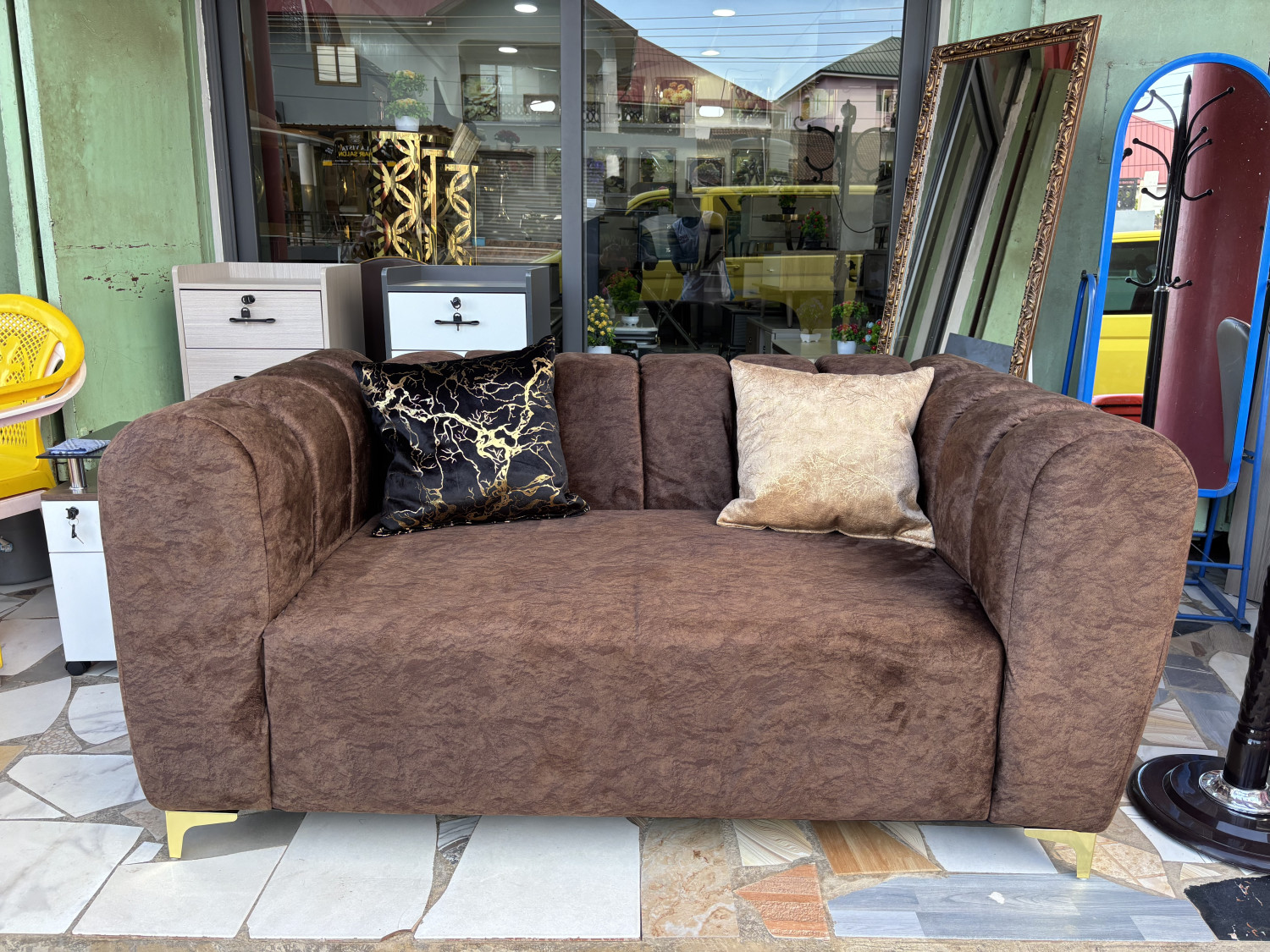 2 in 1 luxury Sofa with Throw Pillows