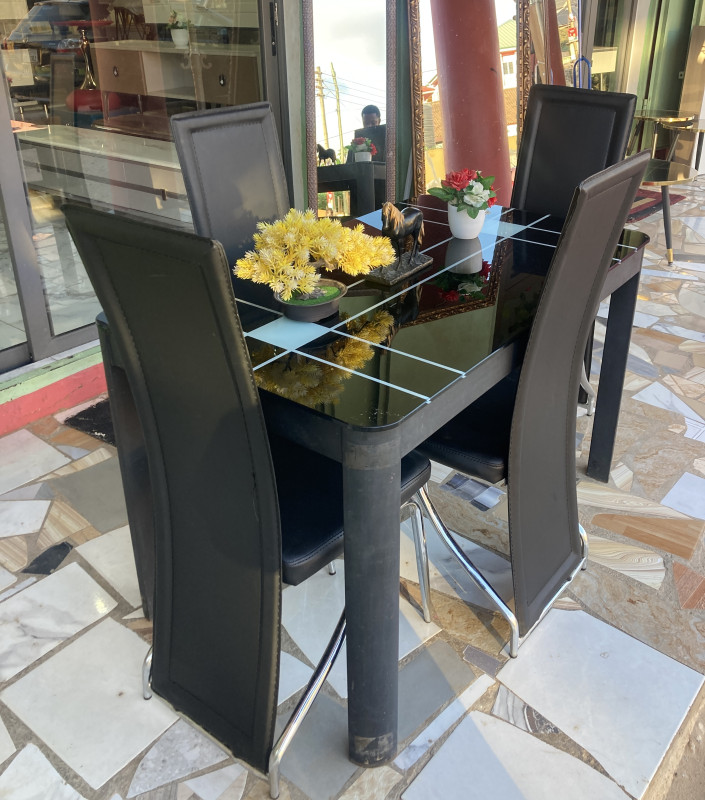 4 Seater Dining Set Black