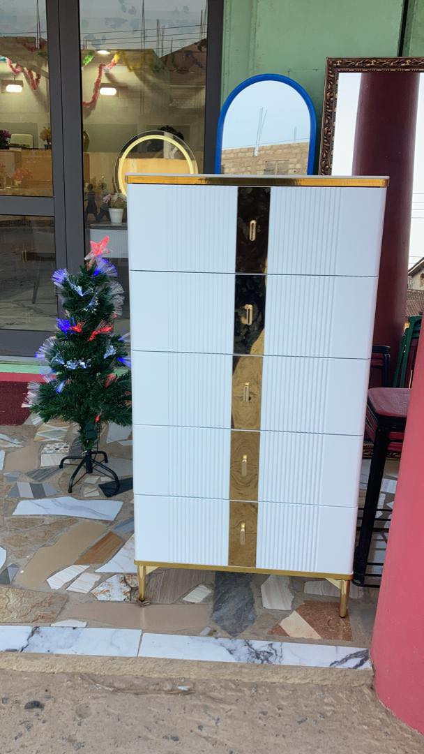 5 Drawer Bedroom Chest in White and Gold