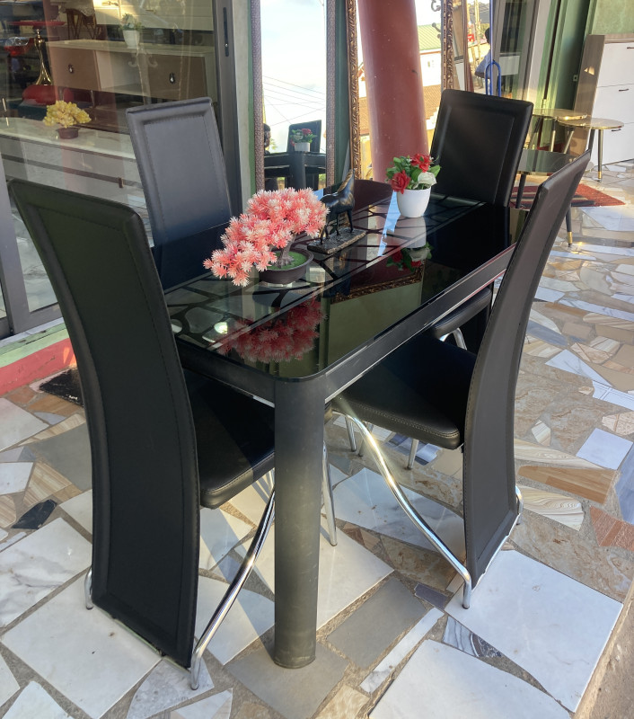 4 Seater Dining set Black with Silver lines