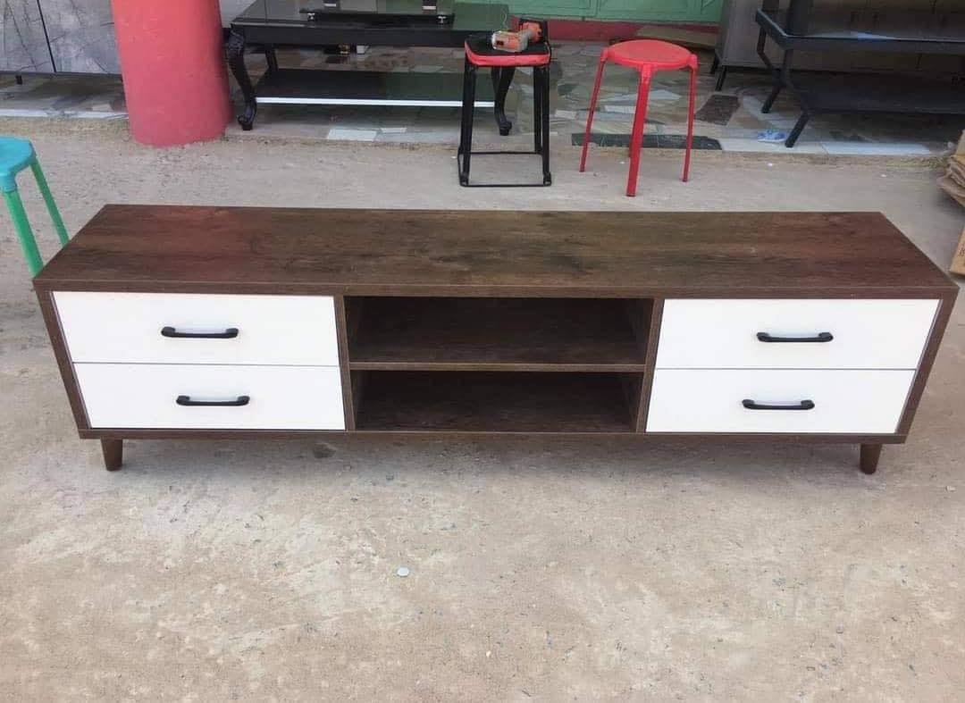 Morden TV Stand with 4 Drawers